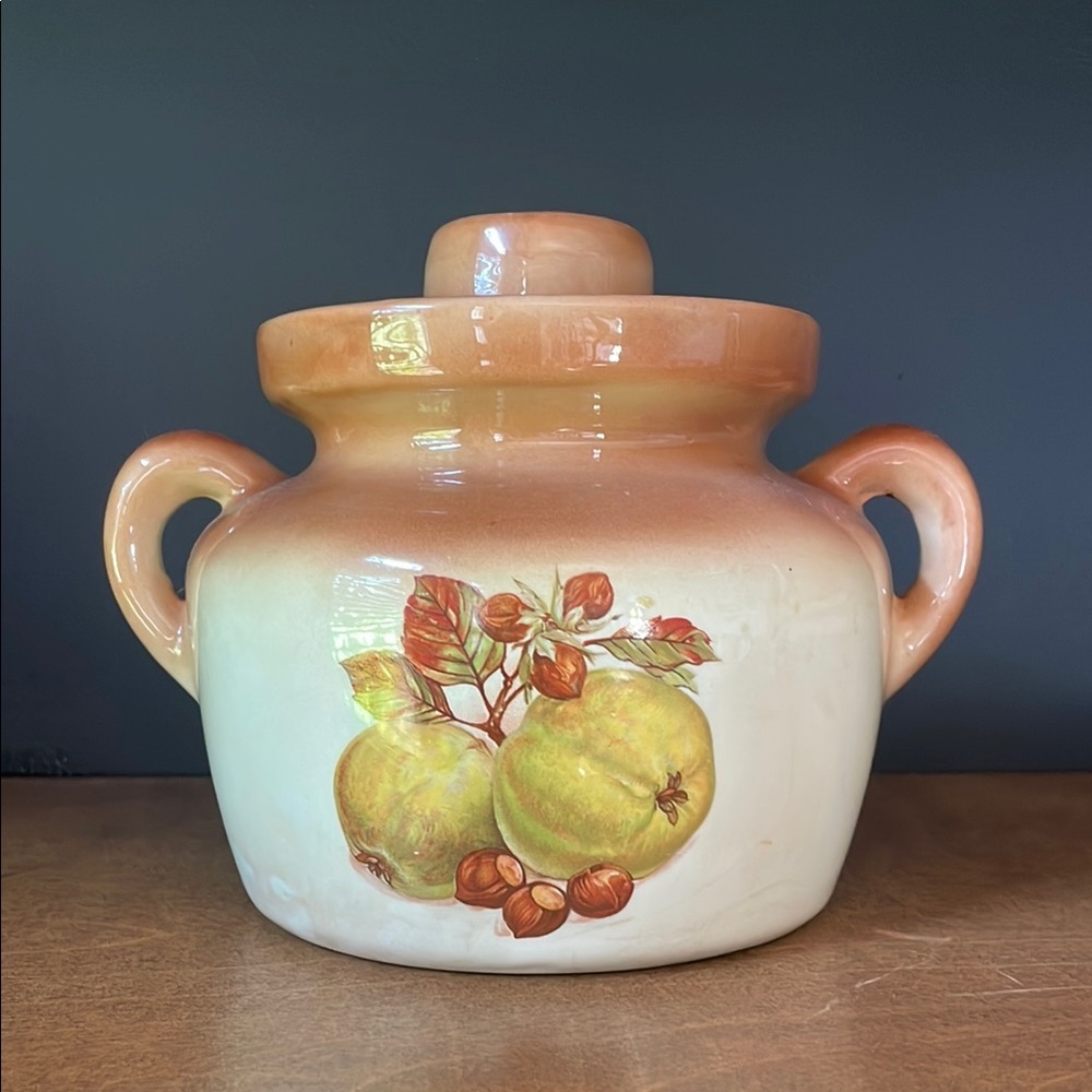 Elegant Cream and Tan Ceramic McCoy cookie jar /pot